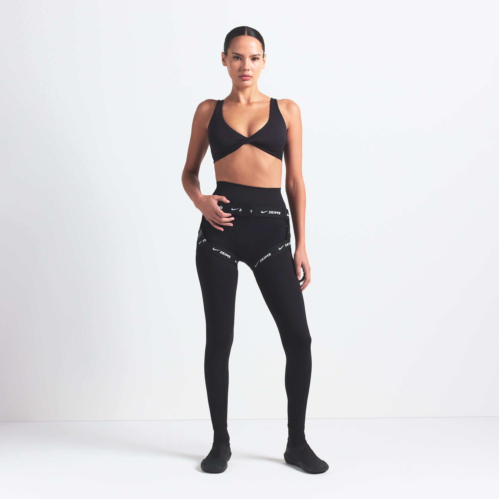 TWIST-FRONT BRA