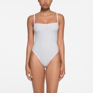CONTRAST TRIM SCOOP NECK BODYSUIT