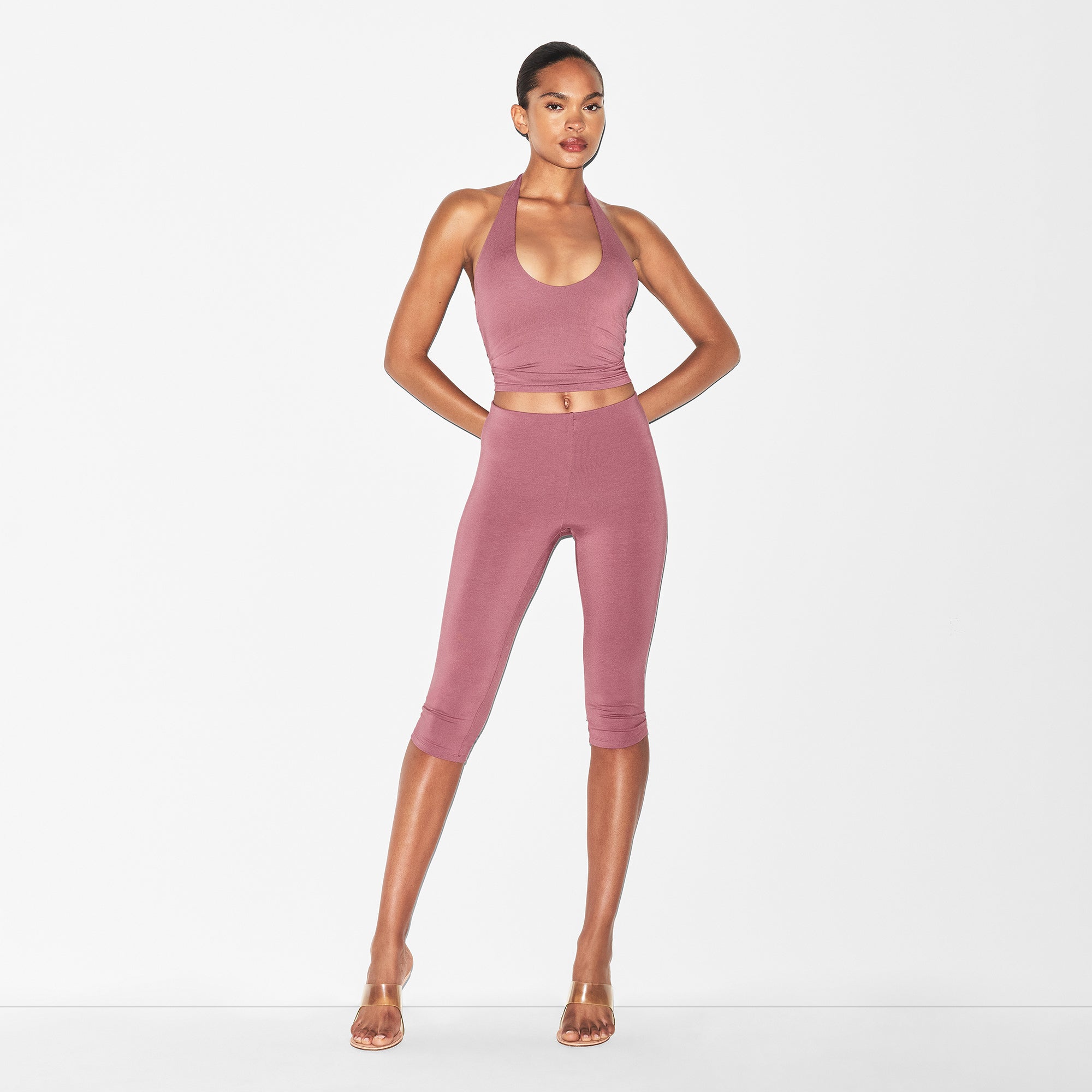 HIGH-WAISTED CAPRI