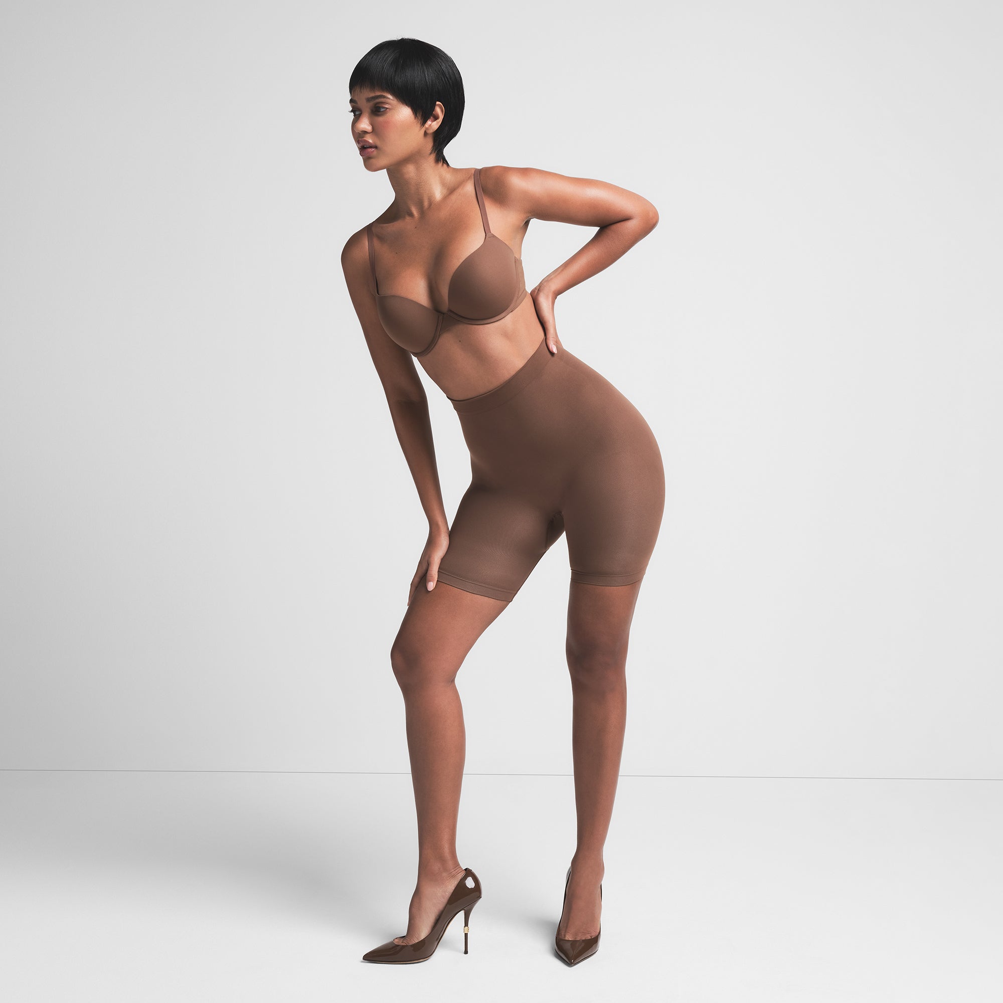 MID THIGH SHORT - Image 2