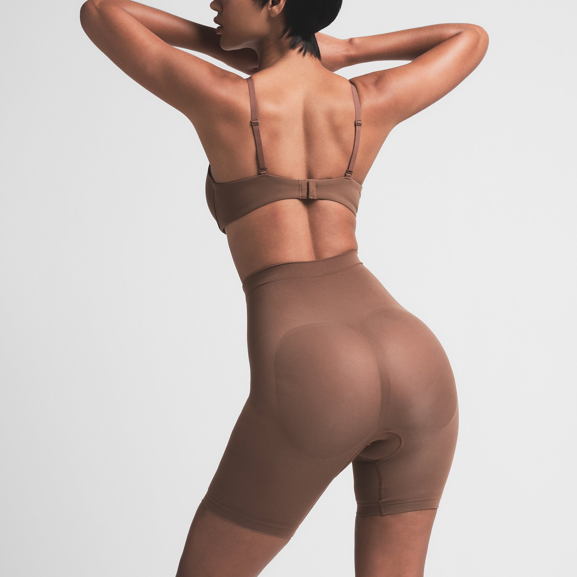 MID THIGH SHORT - Image 3