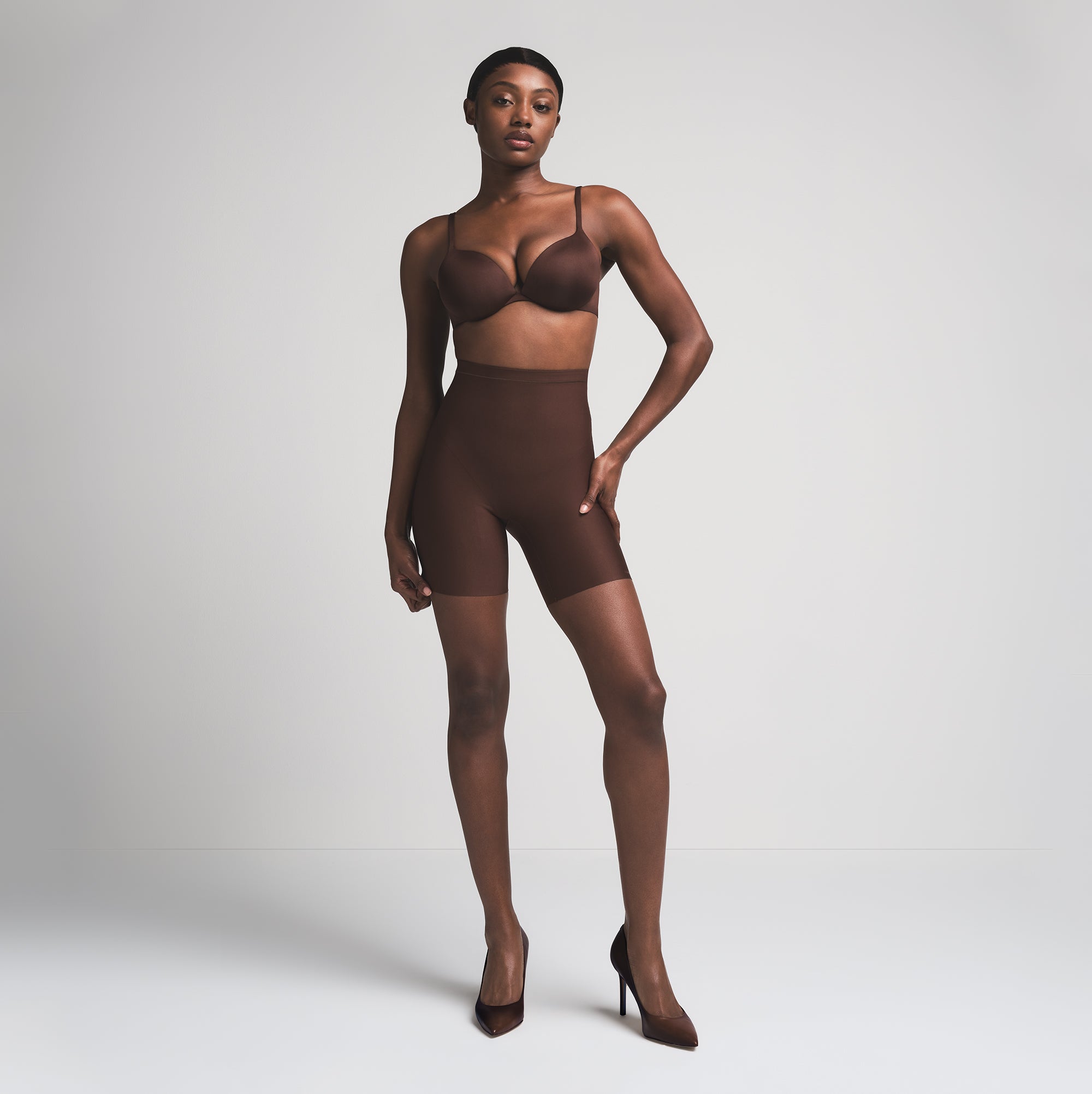 CORE SCULPT MID RISE SHORT