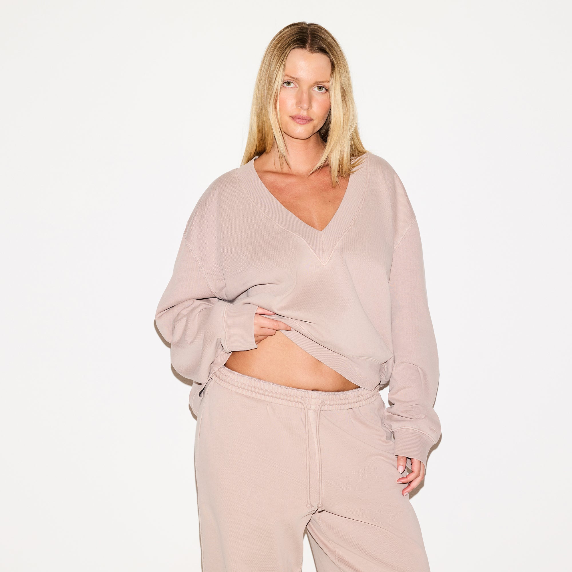 OVERSIZED V NECK PULLOVER