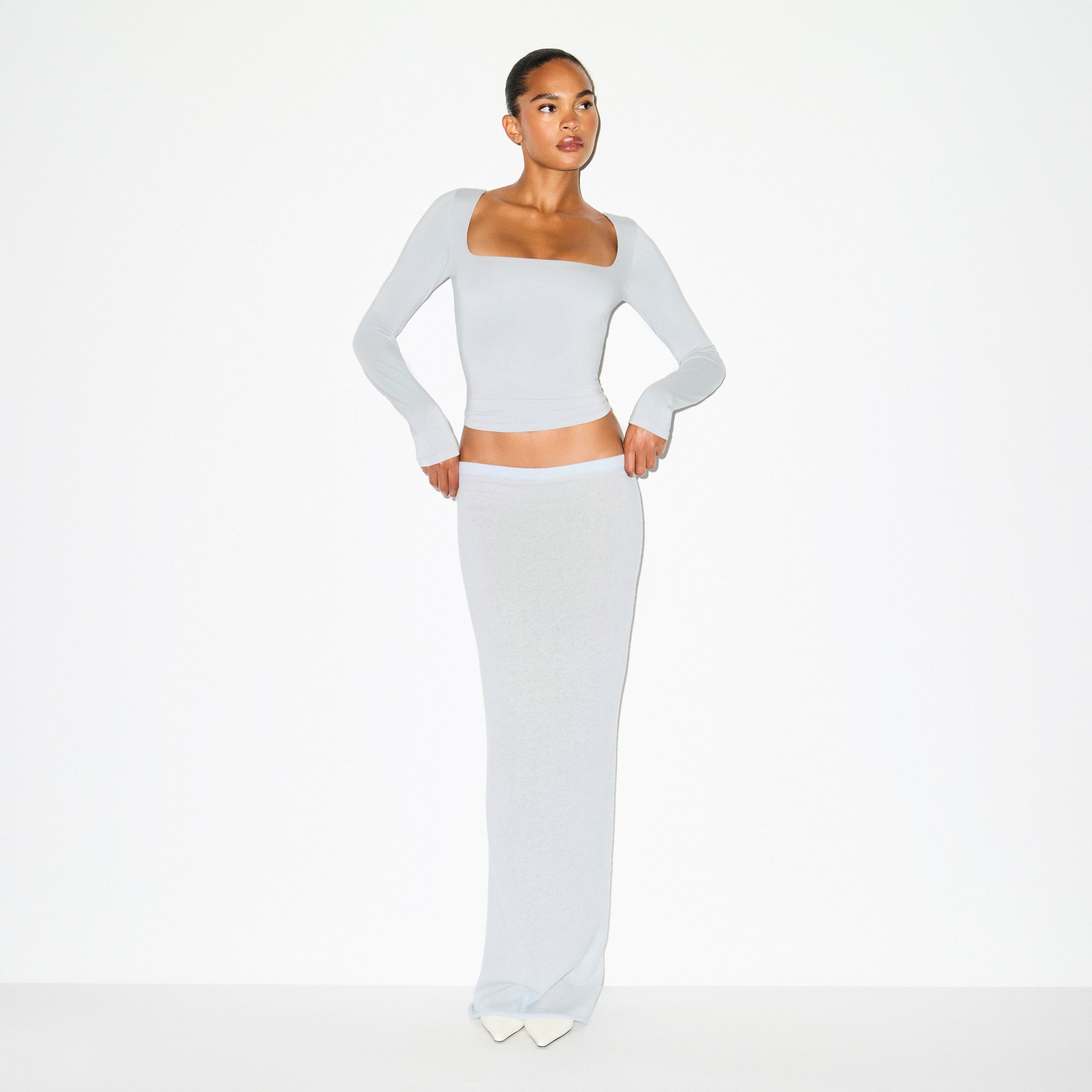 SQUARE NECK TOP