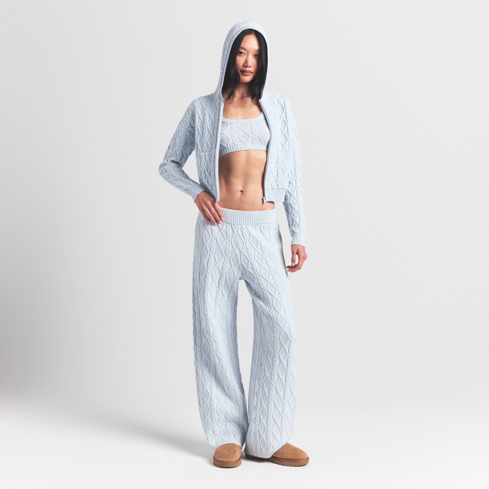 CABLE KNIT SHRUNKEN ZIP UP HOODIE