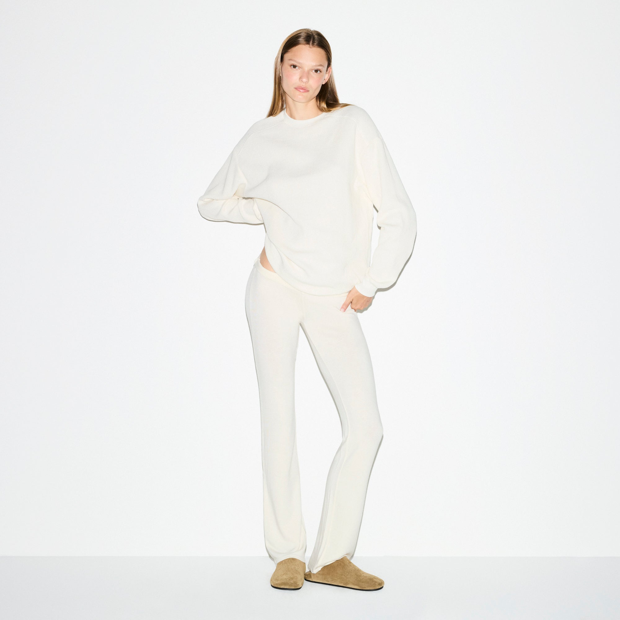 OVERSIZED CREWNECK - Image 2