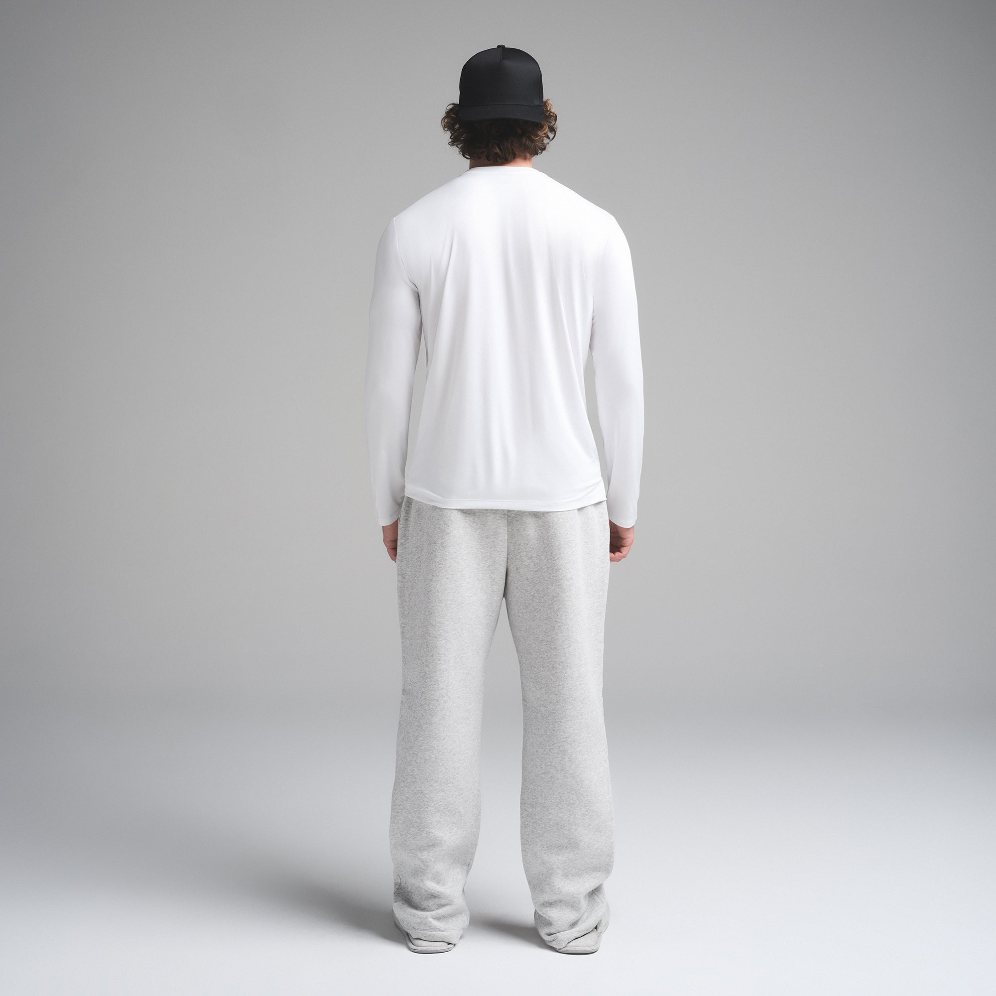 MENS CLASSIC LONG SLEEVE T-SHIRT - Image 4