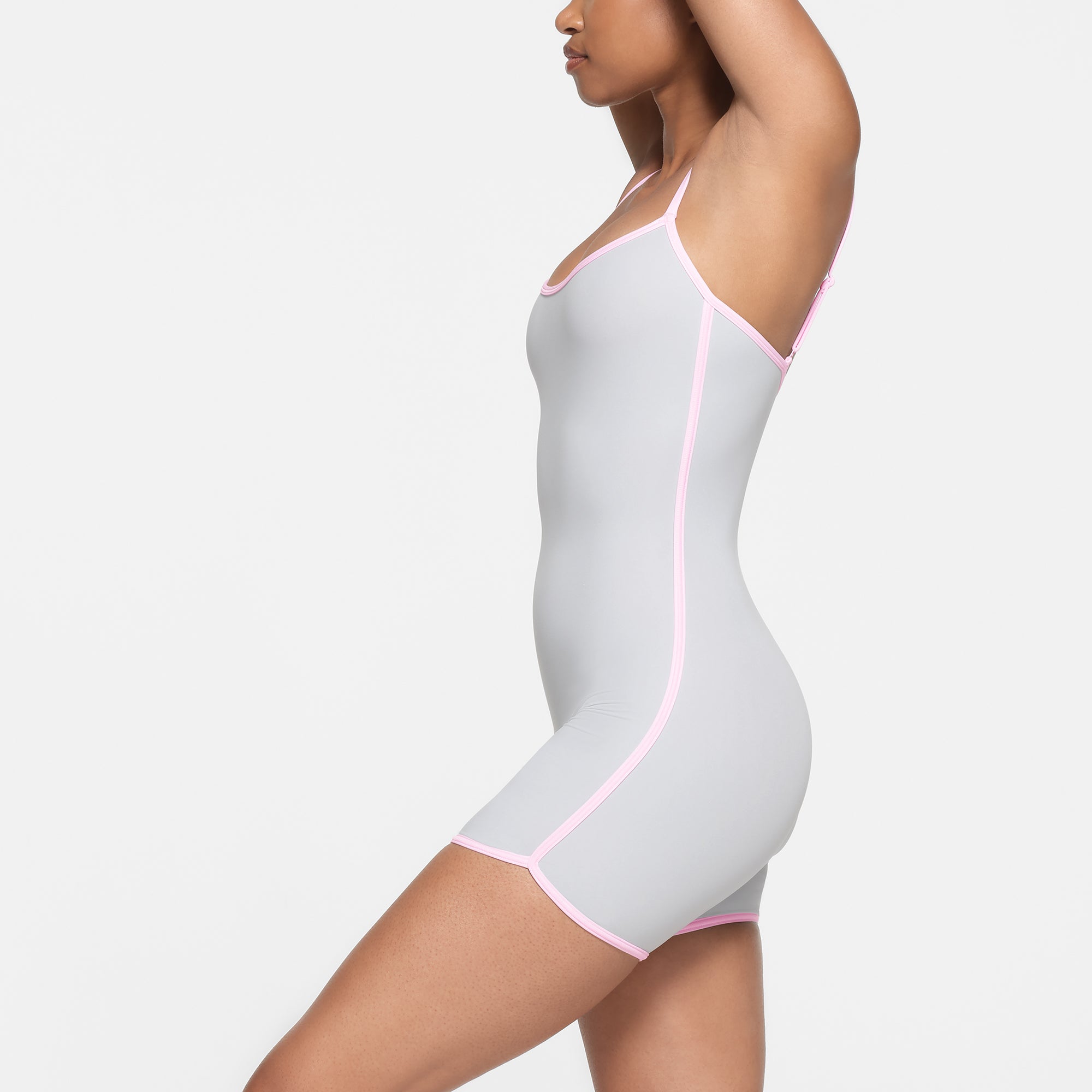 CONTRAST TRIM ONESIE - Image 2