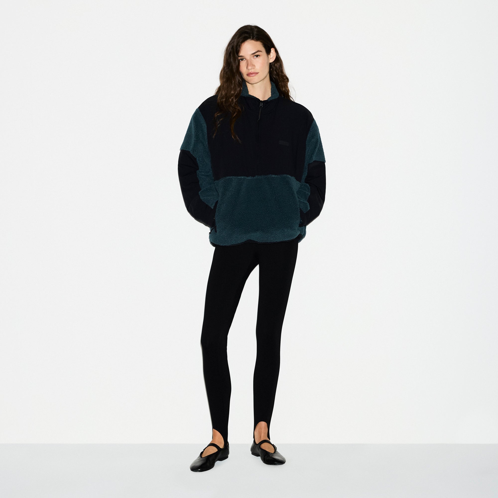 OVERSIZED HALF ZIP UP PULLOVER