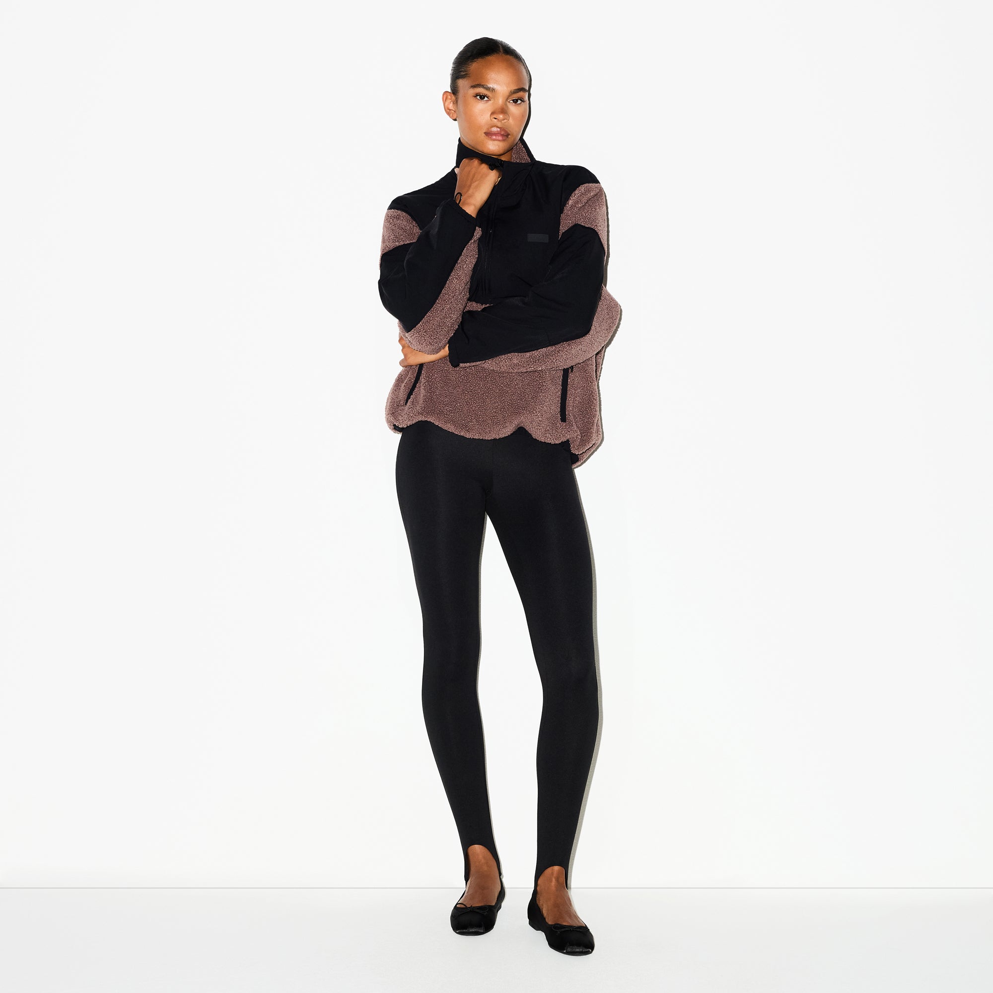 OVERSIZED HALF ZIP UP PULLOVER