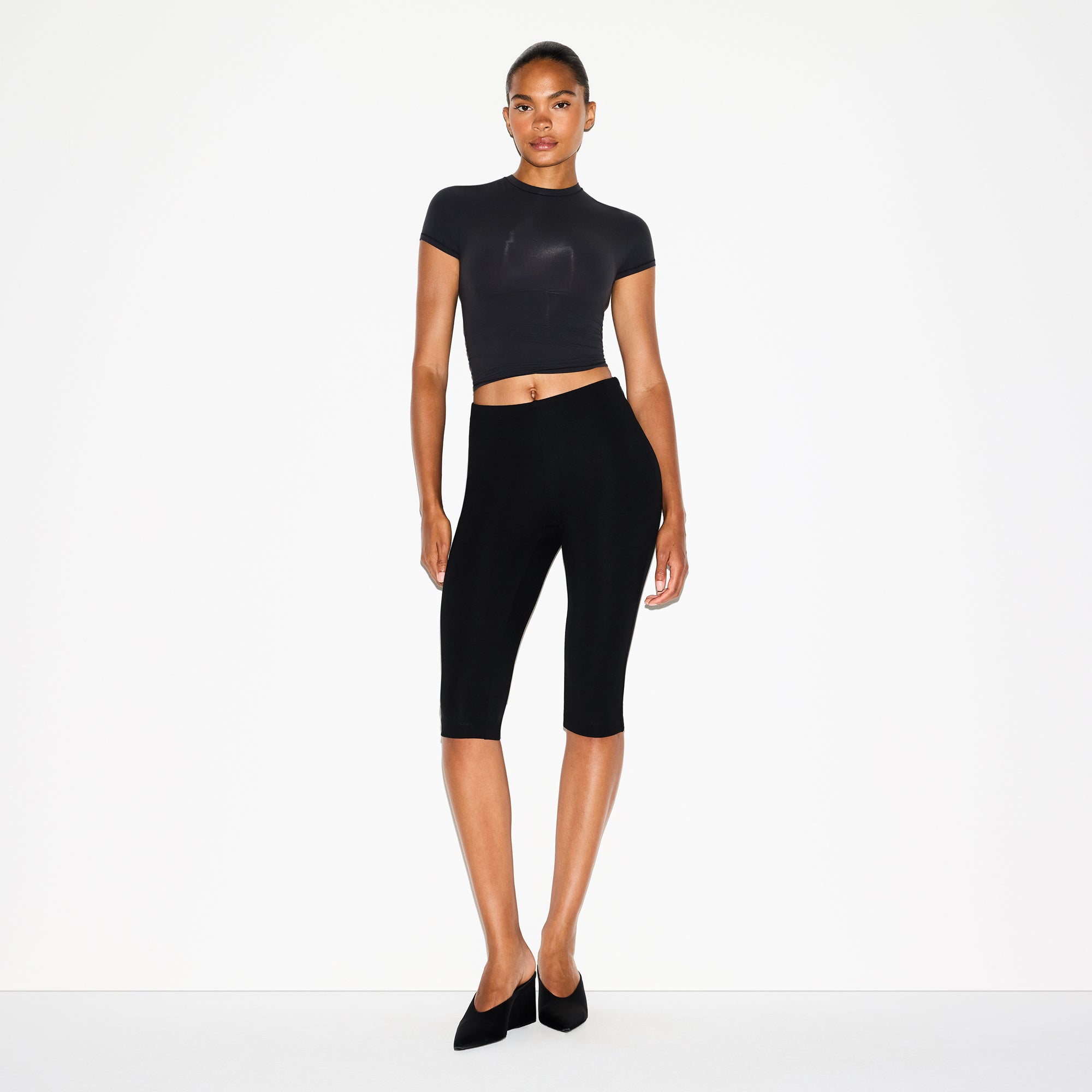 HIGH-WAISTED CAPRI
