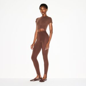 HIGH-WAISTED STIRRUP LEGGING
