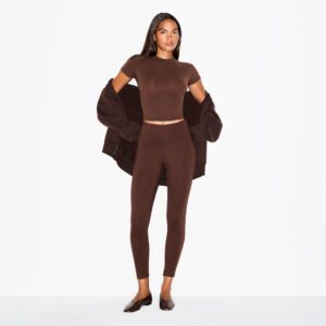 HIGH-WAISTED LEGGING