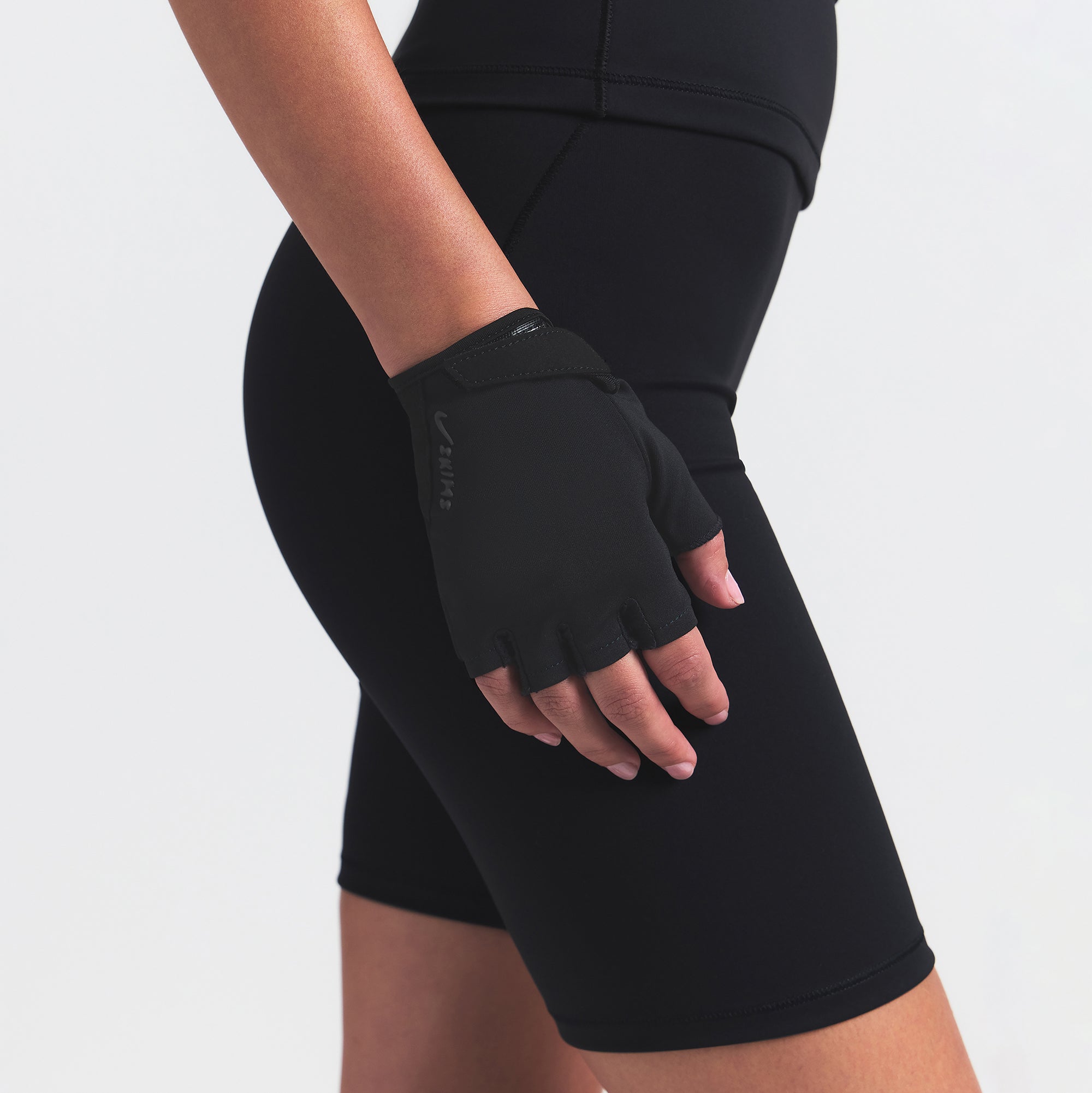 TRAINING GLOVES