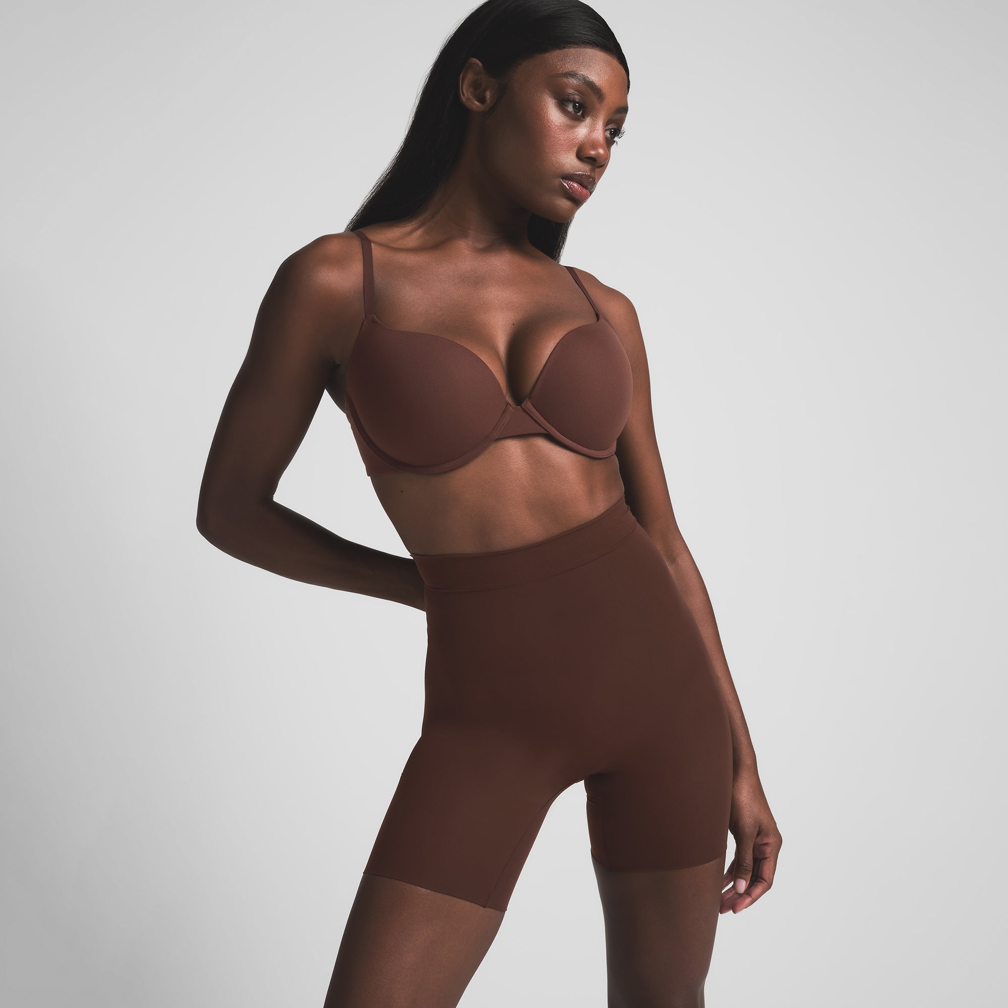 HIGH-WAISTED MID THIGH SHORT - Image 2