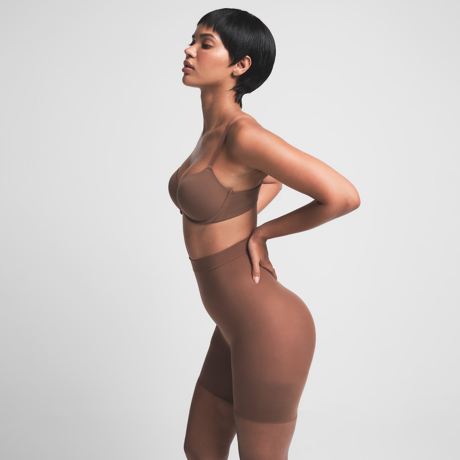 HIGH-WAISTED MID THIGH SHORT - Image 3