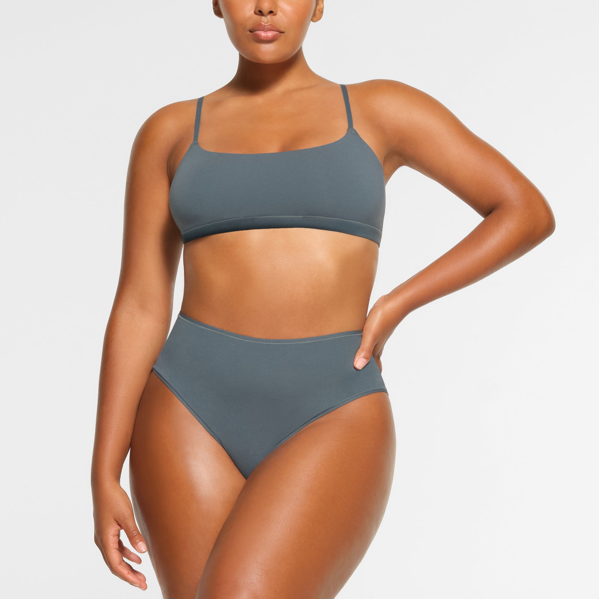 SCOOP BRALETTE