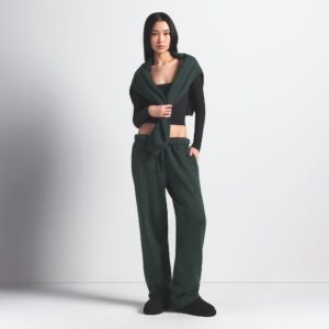 CLASSIC STRAIGHT LEG PANT