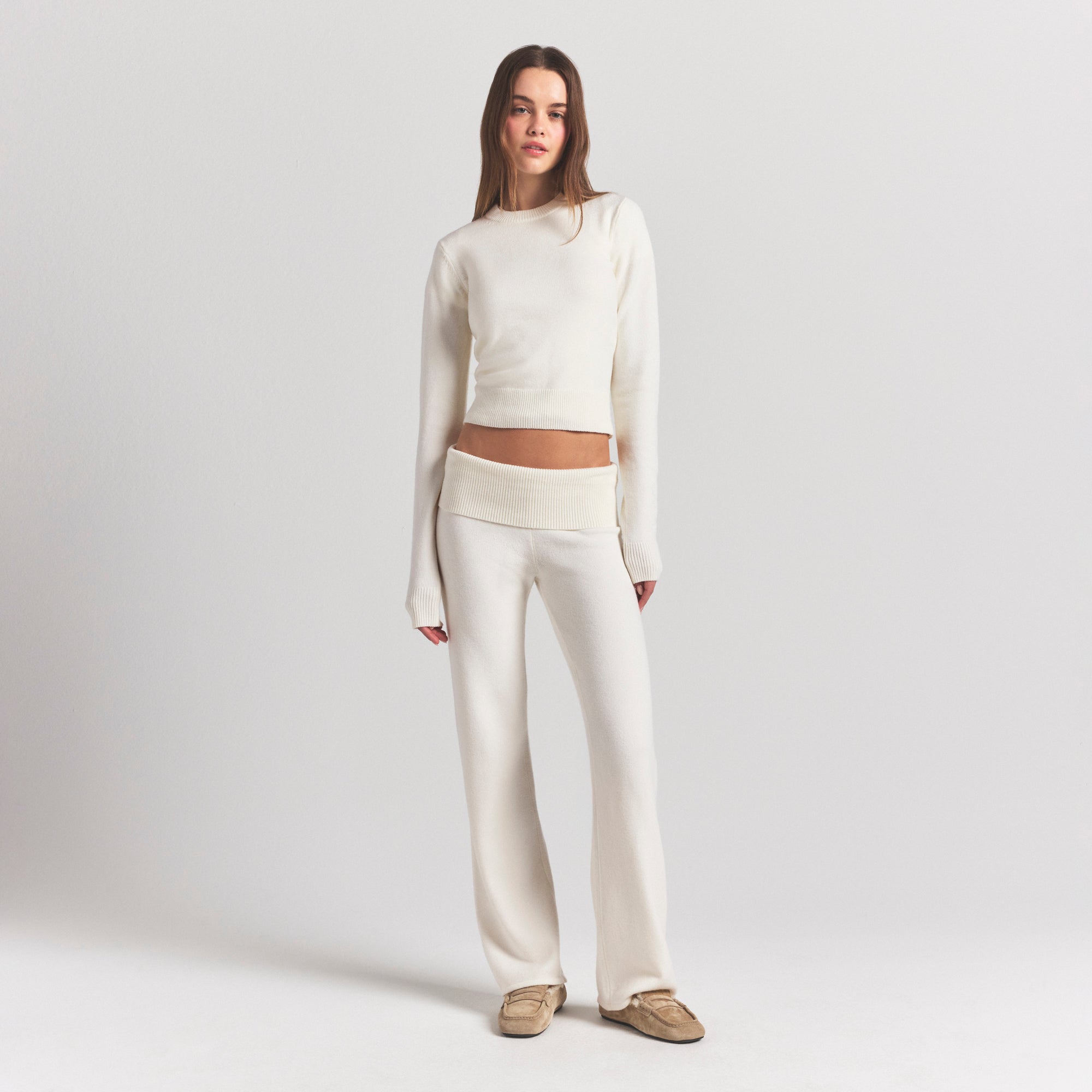 RIBBED LONG SLEEVE FITTED CREW NECK