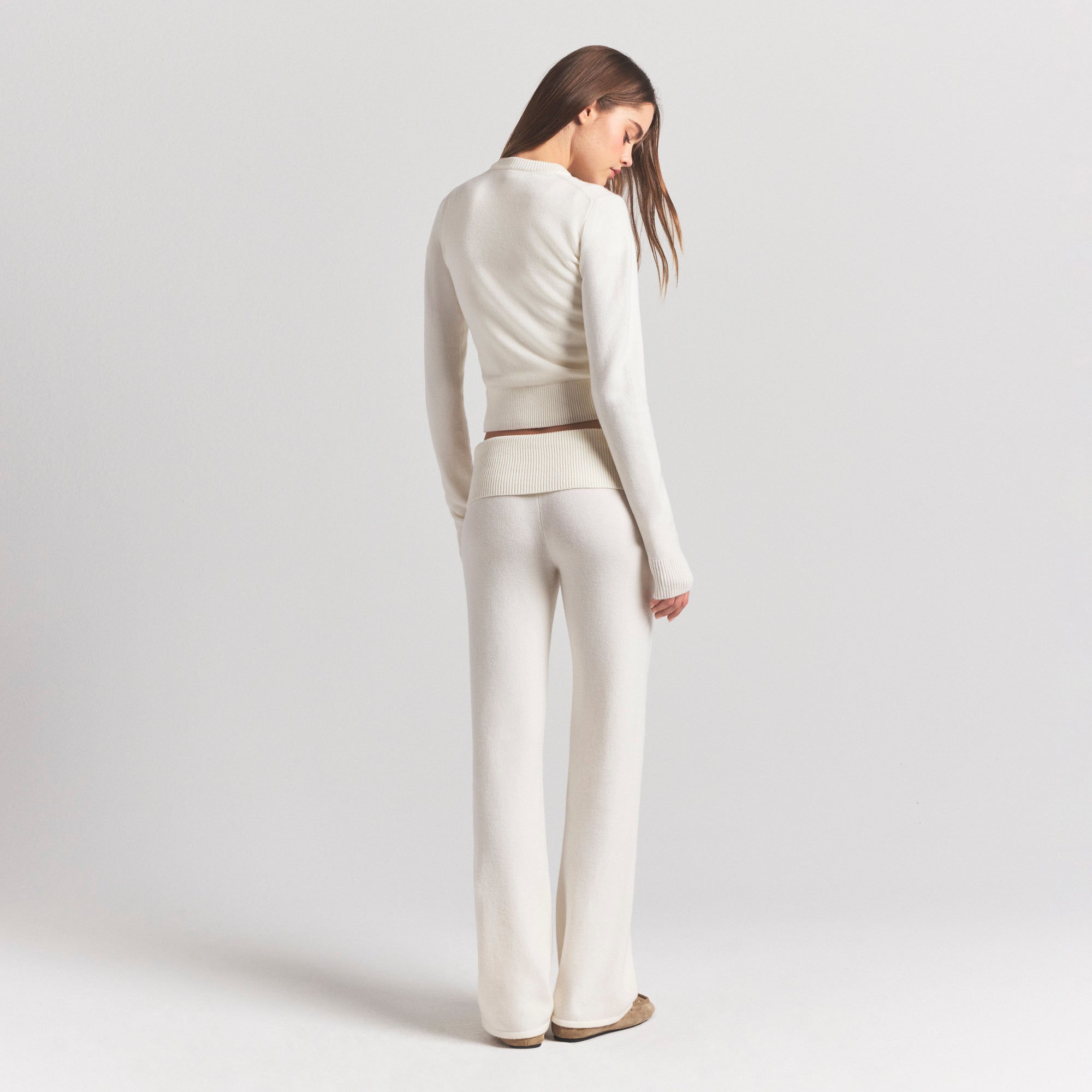 RIBBED LONG SLEEVE FITTED CREW NECK - Image 2