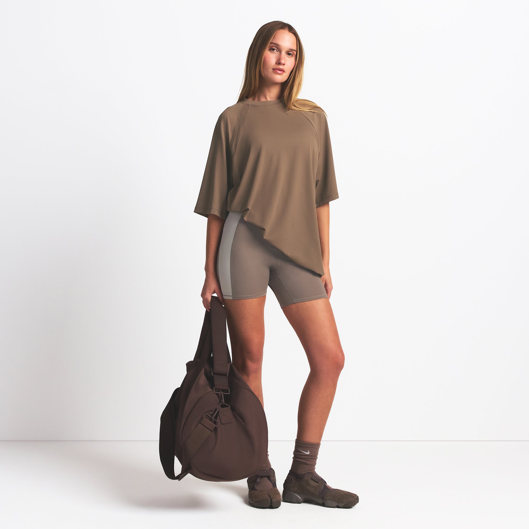 OVERSIZED TEE