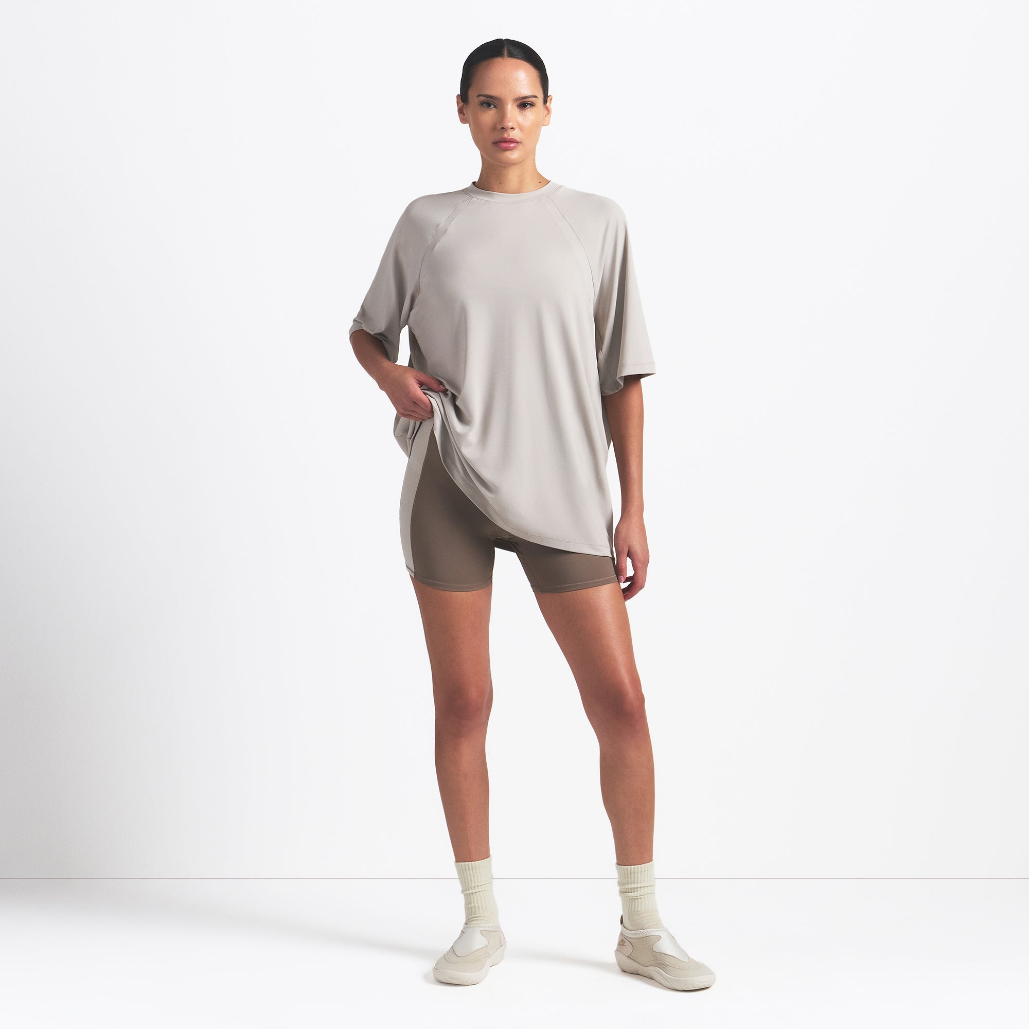 OVERSIZED TEE