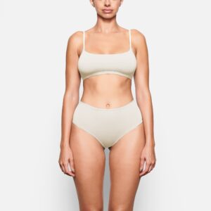 SCOOP BRALETTE