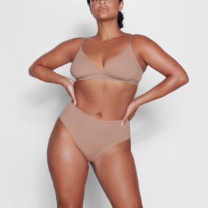CROSSOVER BRALETTE