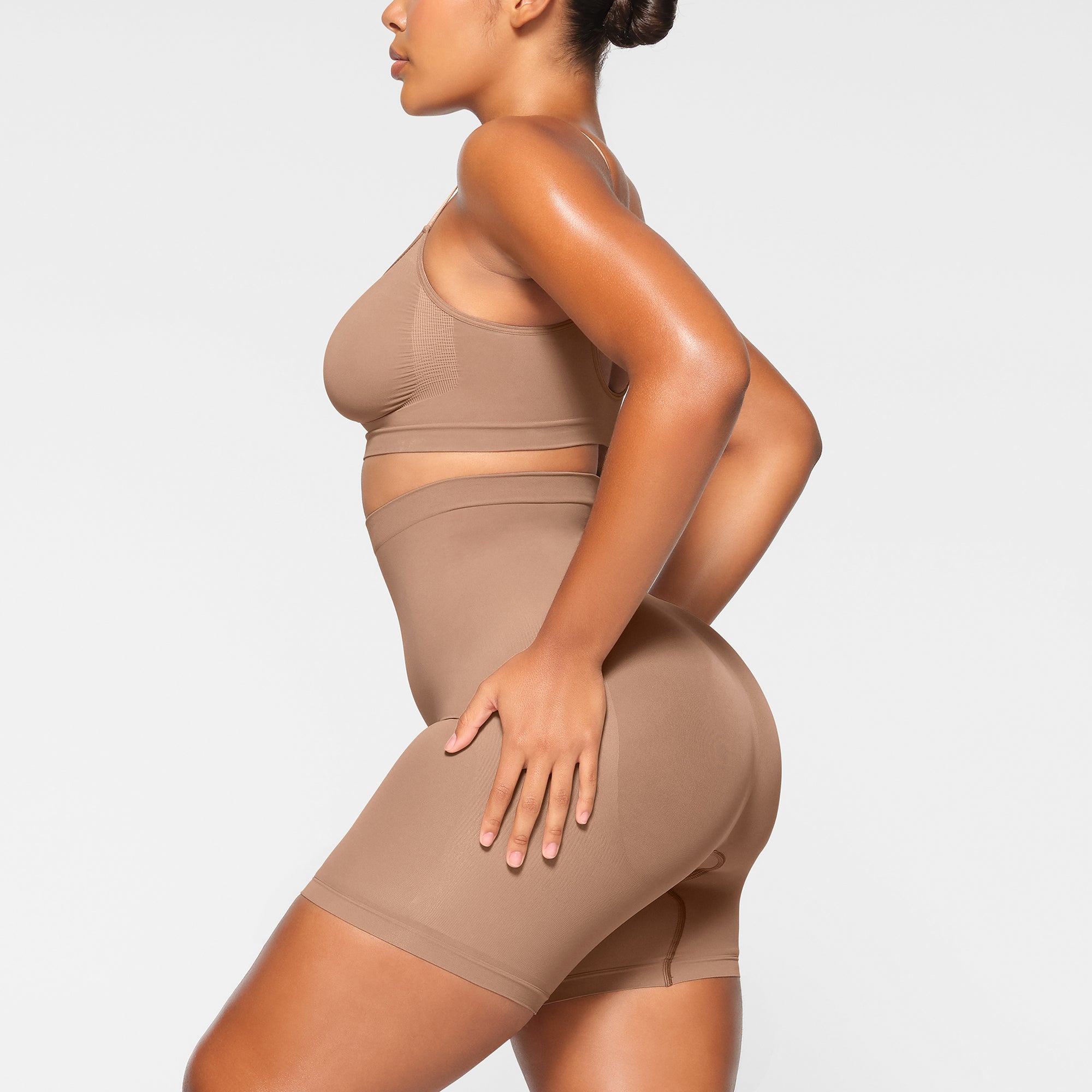 MID THIGH SHORT - Image 2