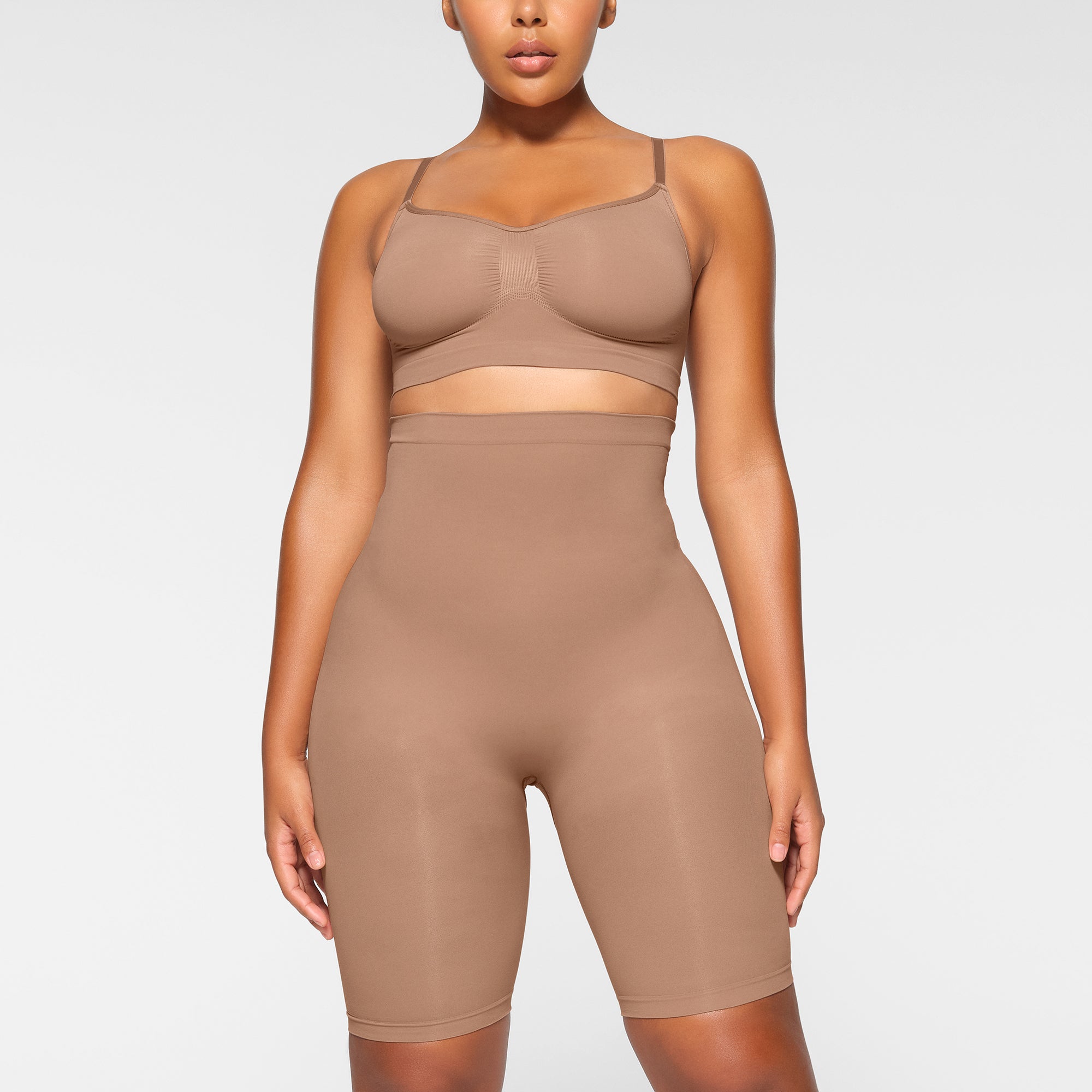 HIGH-WAISTED ABOVE THE KNEE SHORT